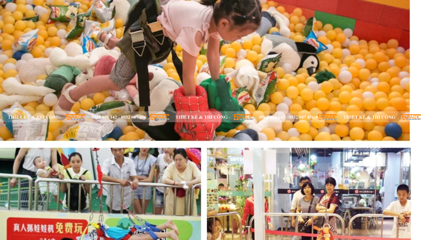 máy gắp thú bông treo người