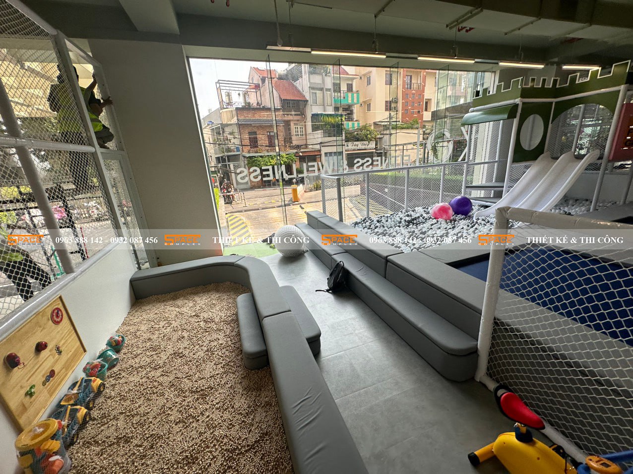 Cung cấp và lắp đặt thiết bị khu vui chơi - Koi Kids Phạm Văn Đồng